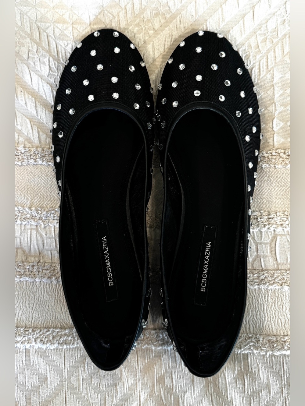 NWT BCBGMAXAZRIA Daven Mesh Ballet Flat With Rhinestone Embelishments. Size 6
